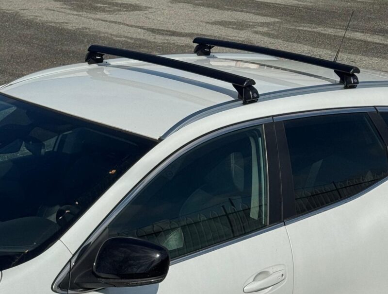 la prealpina alu crni integrirani LA PREALPINA KROVNI NOSAČ U CRNOM ALUMINIJU ZA POSTAVLJANJE NA UZDUŽNE, INTEGRIRANE NOSAČE NA KROVU